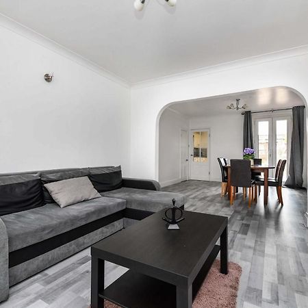 The White Rose Crown, Free Parking & Wifi, 10Beds Villa Colchester Luaran gambar